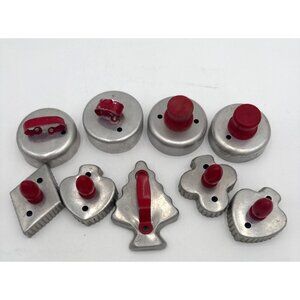 Vintage Christmas Cookie Cutters Red Green Handles Assorted Shapes 9 CT